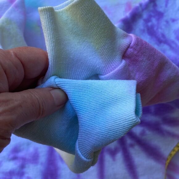 Women’s Graphic Tye Dye MAMA Crewneck Sweatshirt Size Medium - Picture 10 of 10